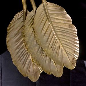Golden leaf decor